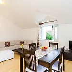 Charming In With Sea View - 45 M² Apartment *