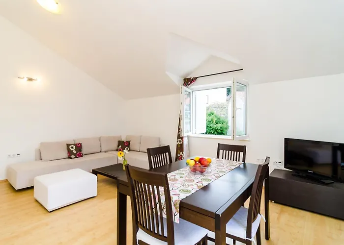 Charming In With Sea View - 45 M² Apartment *