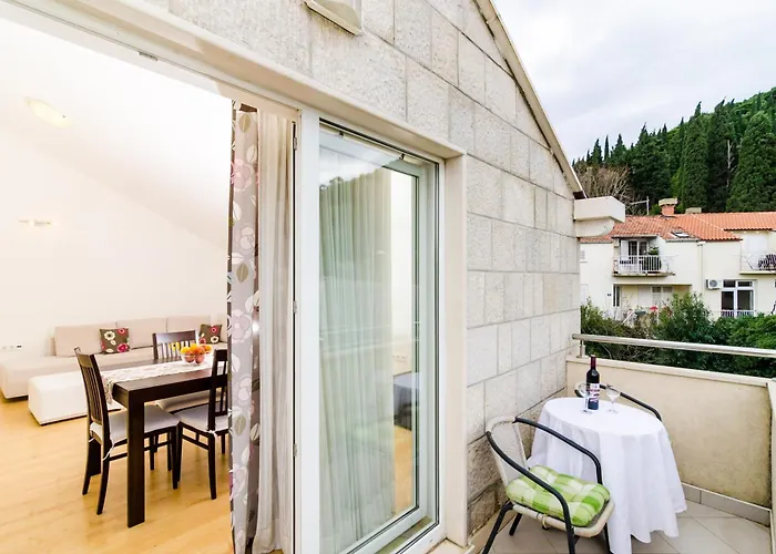 Charming In With Sea View - 45 M² Apartment *